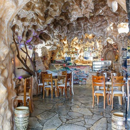 Hotel Shpella بيرات المظهر الخارجي الصورة