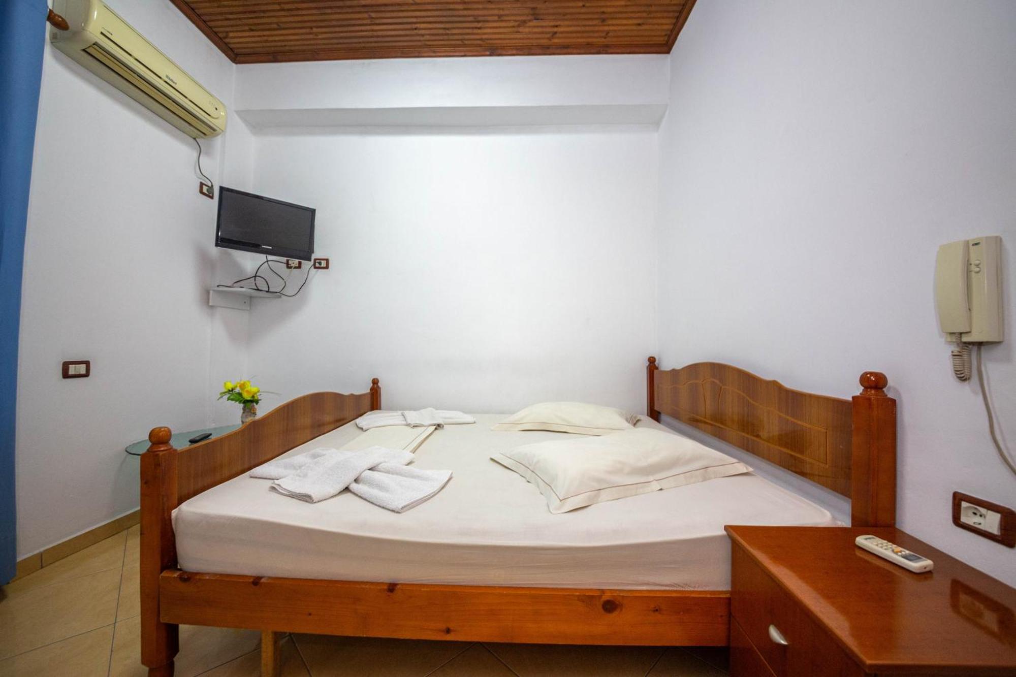 Hotel Shpella بيرات المظهر الخارجي الصورة