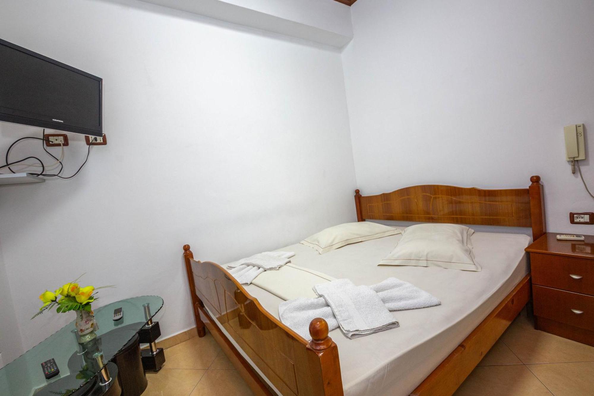 Hotel Shpella بيرات المظهر الخارجي الصورة