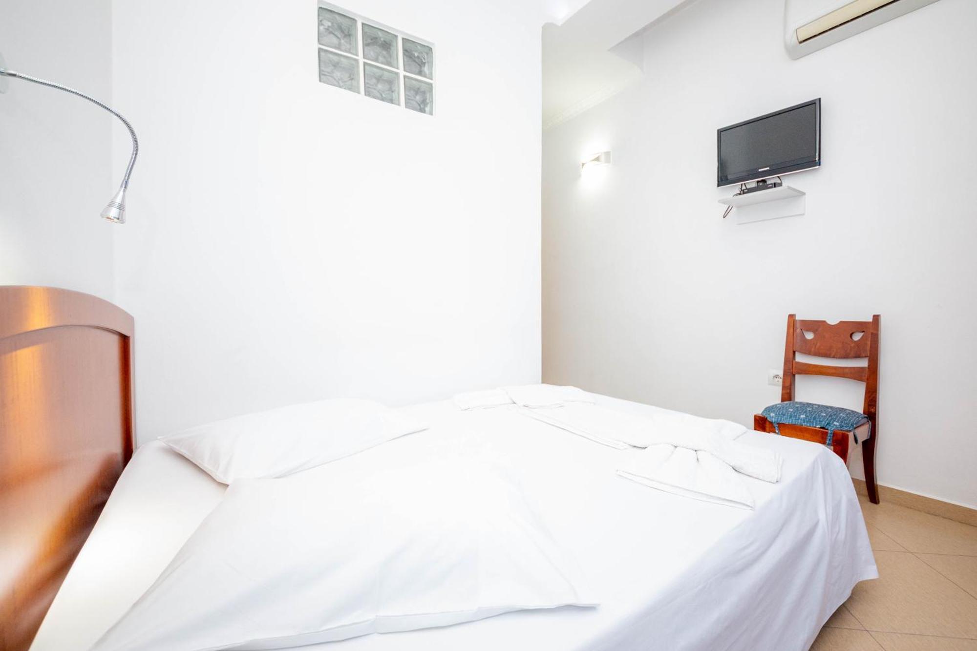 Hotel Shpella بيرات المظهر الخارجي الصورة