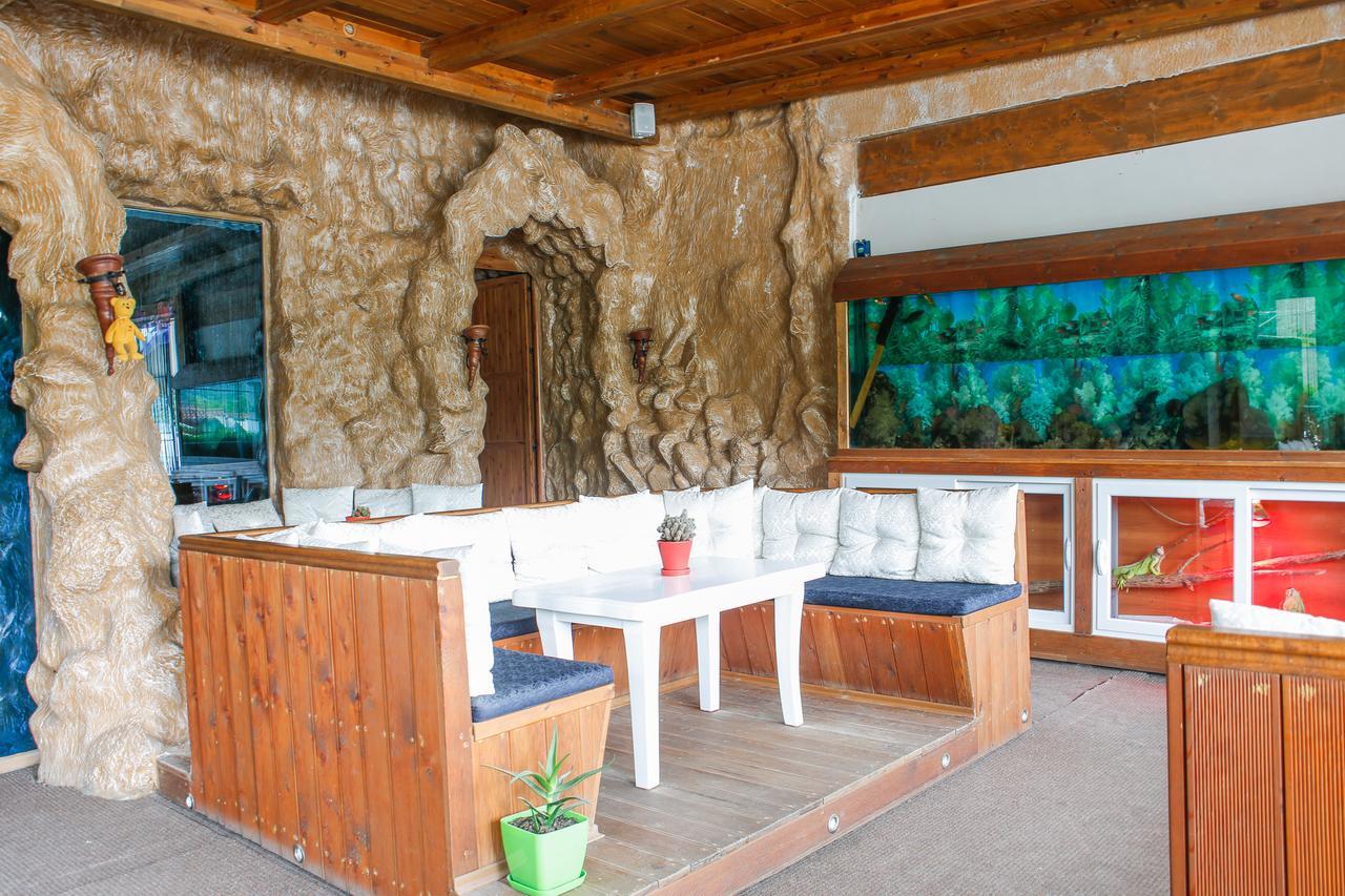 Hotel Shpella بيرات المظهر الخارجي الصورة