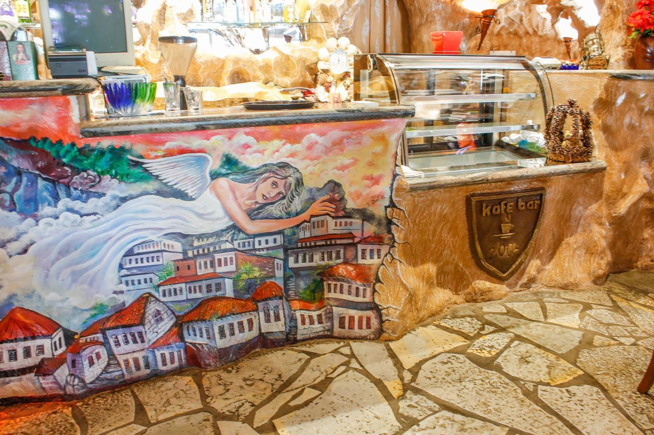 Hotel Shpella بيرات المظهر الخارجي الصورة